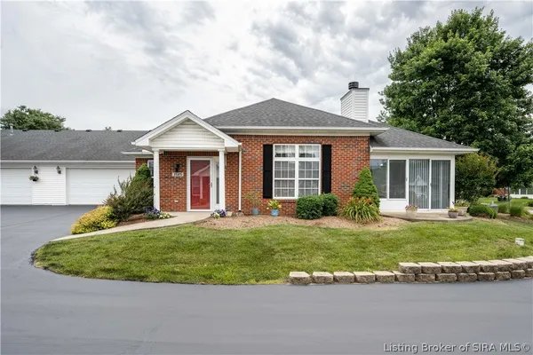 $299,900 | 3525 Stonecreek Circle, Unit A, Jeffersonville, IN 47130