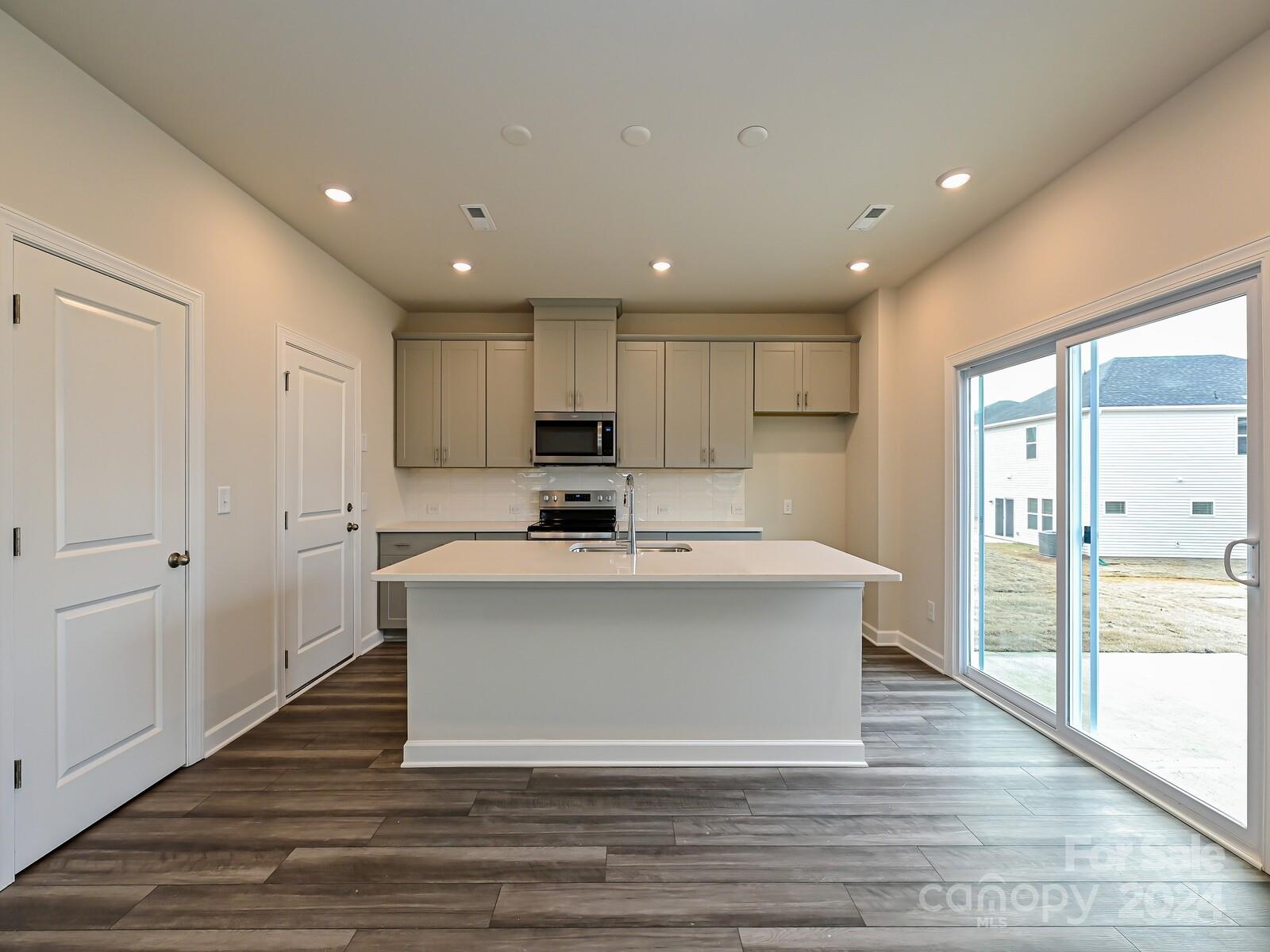 3029 Summit Oaks Road Charlotte, NC 28269 - Photo 3 of 21 Gallery Image 3