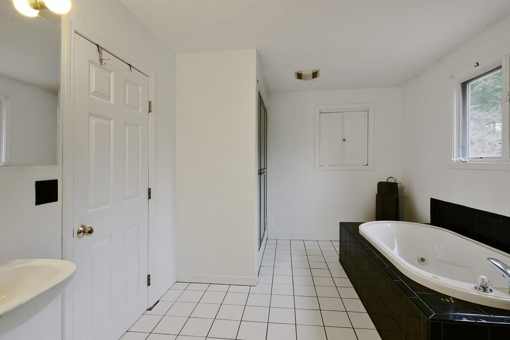 751 Fowler Road Northbridge, MA 01534 - Photo 23 of 32 a bathroom with a bathtub sink and toilet