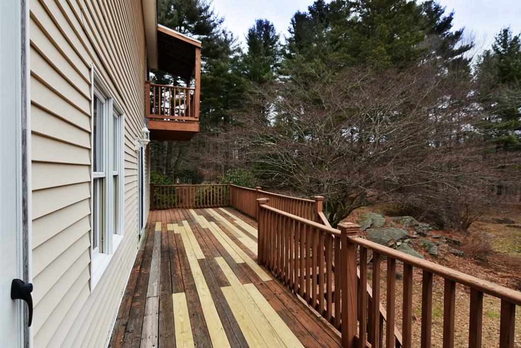 751 Fowler Road Northbridge, MA 01534 - Photo 30 of 32 a balcony with street view