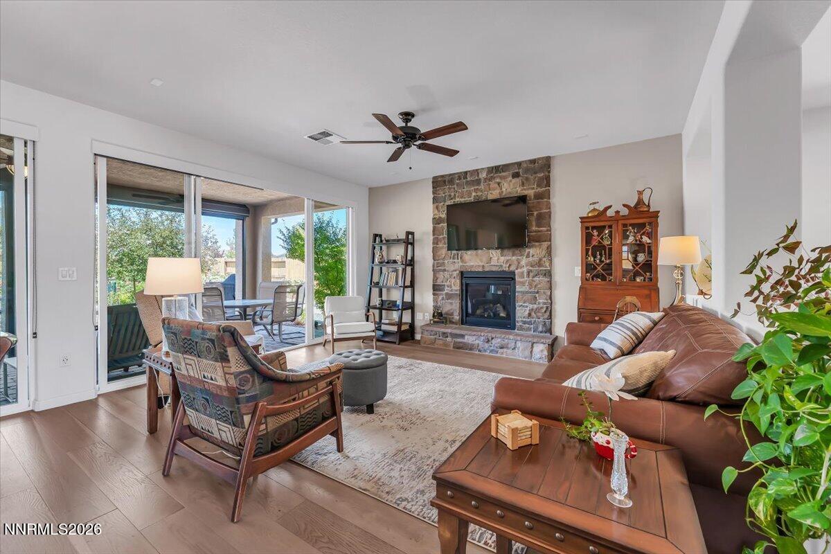 165 Niatross Court Reno, NV 89521 - Photo 5 of 42 Gas fireplace