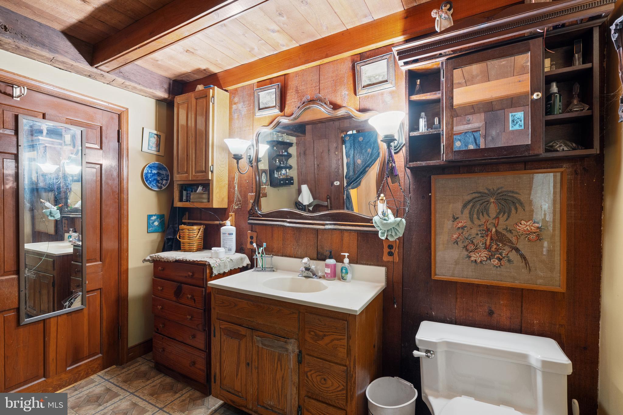 625 Old Bethlehem Road Quakertown, PA 18951 - Photo 31 of 54 Second Floor Bath