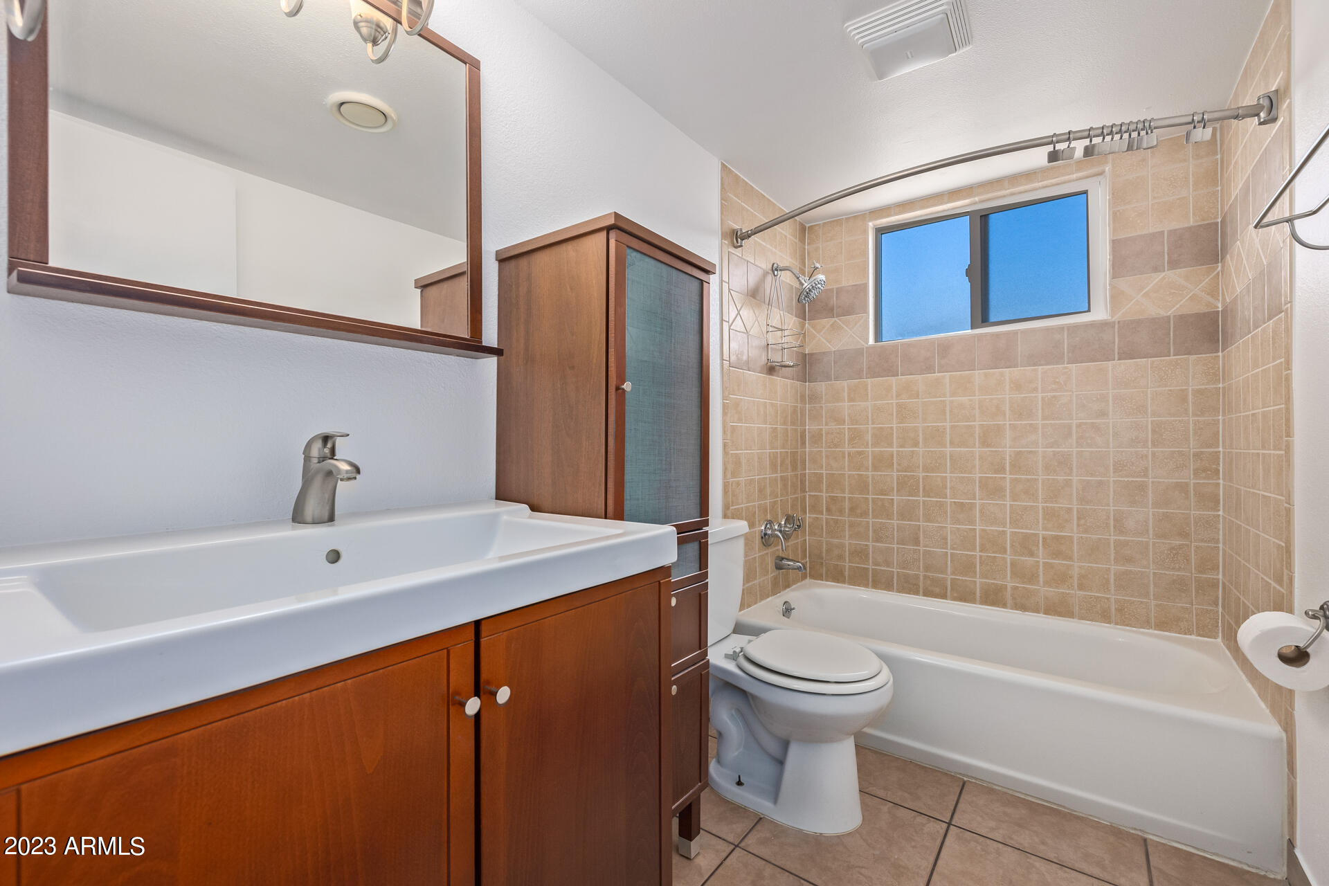 4131 East Camelback Road, Unit 37 Phoenix, AZ 85018 - Photo 7 of 21 23-Camelback