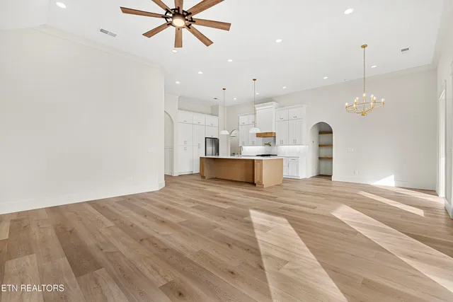 $750,000 | 178 Elokwa Way, Loudon, TN 37774