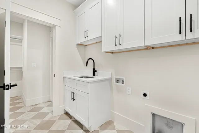 $750,000 | 178 Elokwa Way, Loudon, TN 37774