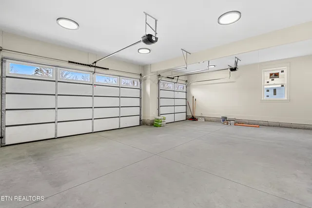 $750,000 | 178 Elokwa Way, Loudon, TN 37774