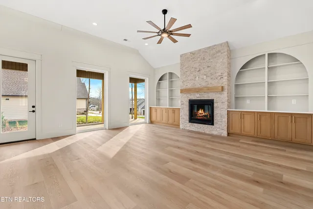 $750,000 | 178 Elokwa Way, Loudon, TN 37774