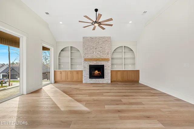 $750,000 | 178 Elokwa Way, Loudon, TN 37774