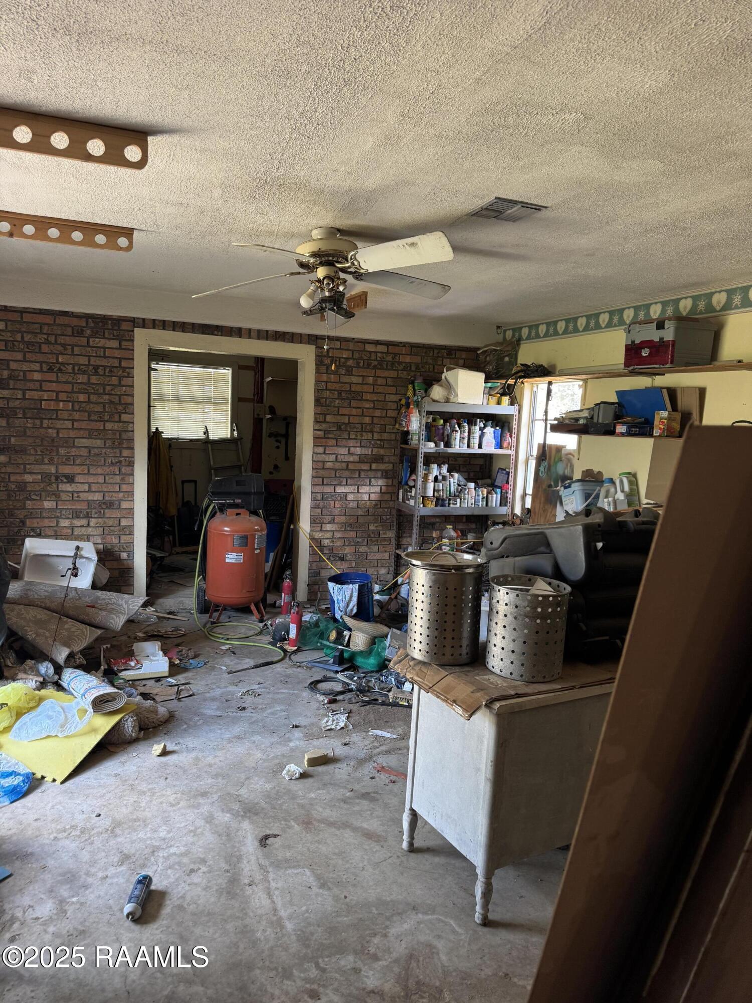 5015 Jasper Road New Iberia, LA 70560 - Photo 6 of 16 IMG_4909