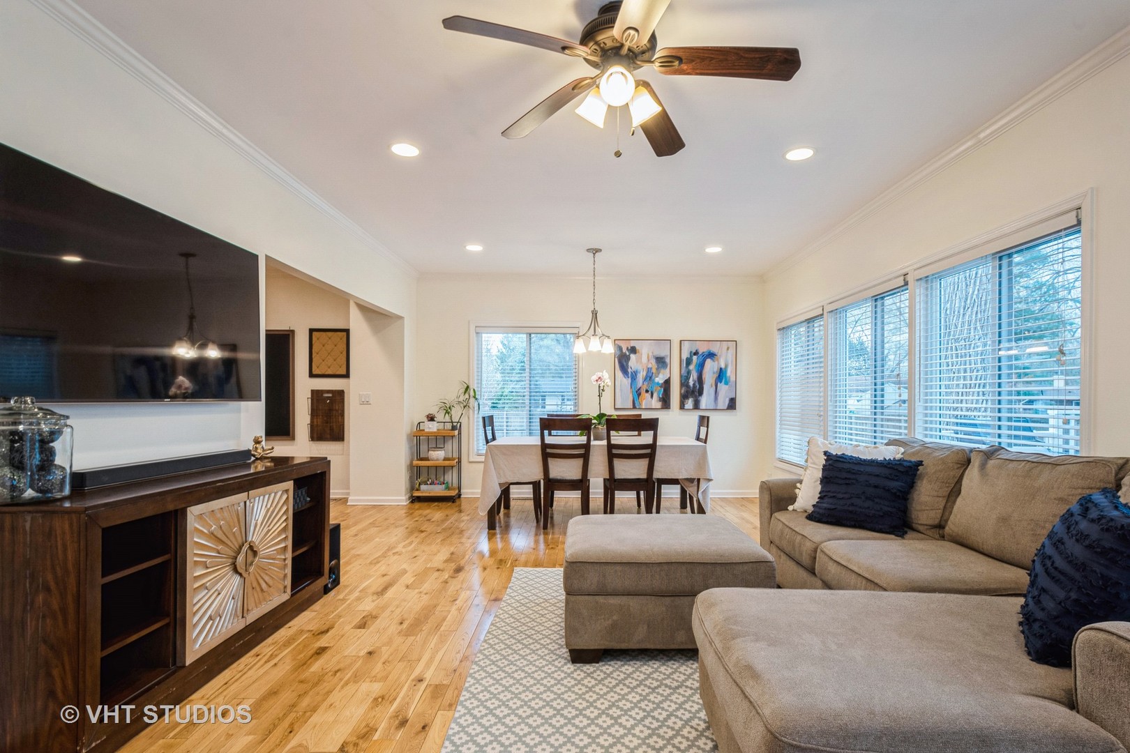 16015 Buckley Road Libertyville, IL 60048 - Photo 4 of 29