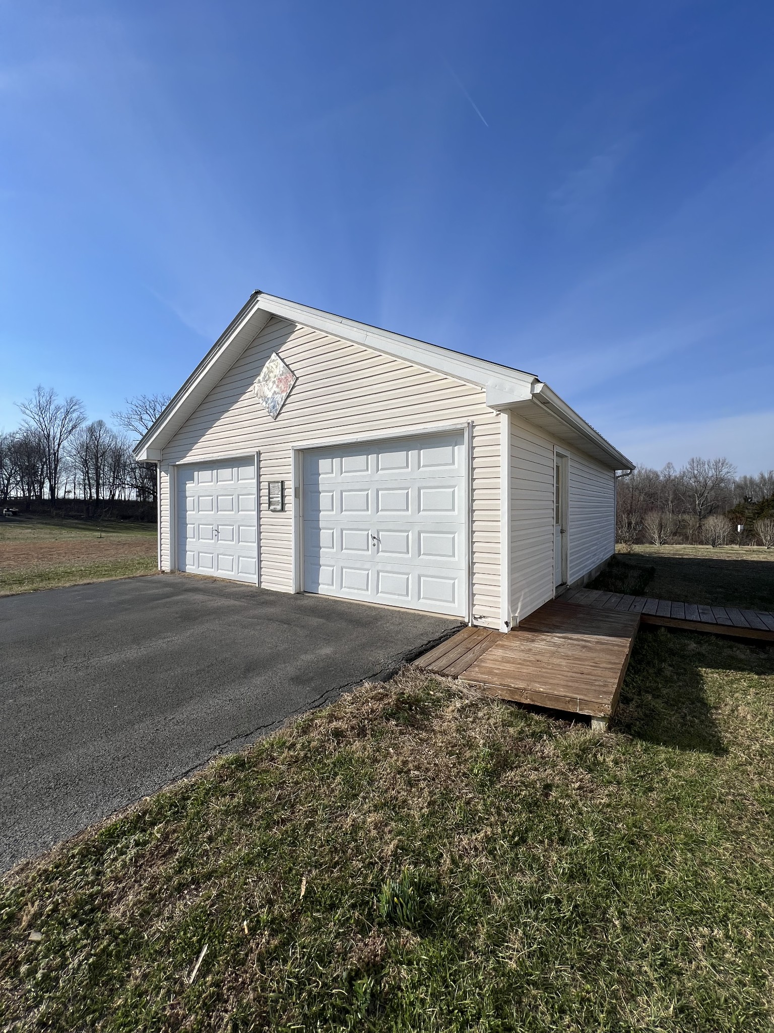 1109 W Road Red Boiling Springs, TN 37150 - Photo 13 of 14 a front view of a house with a yard