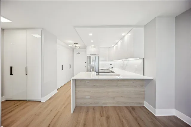 $2,600 | 88 West Schiller Street, Unit 2107L, Chicago, IL 60610