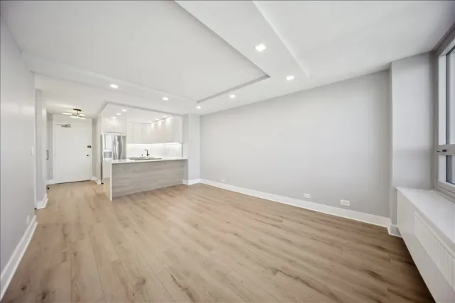 $2,600 | 88 West Schiller Street, Unit 2107L, Chicago, IL 60610