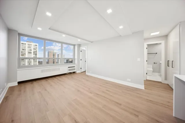 $2,600 | 88 West Schiller Street, Unit 2107L, Chicago, IL 60610