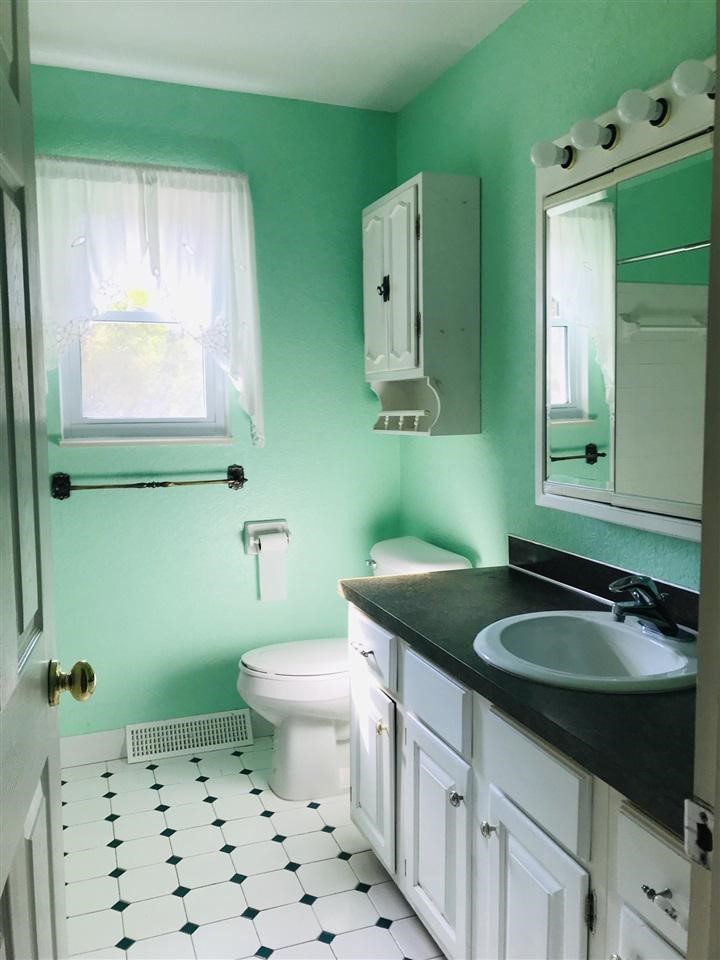 9433 Beecher Road Flushing, MI 48433 - Photo 11 of 19 21515582-10.JPG