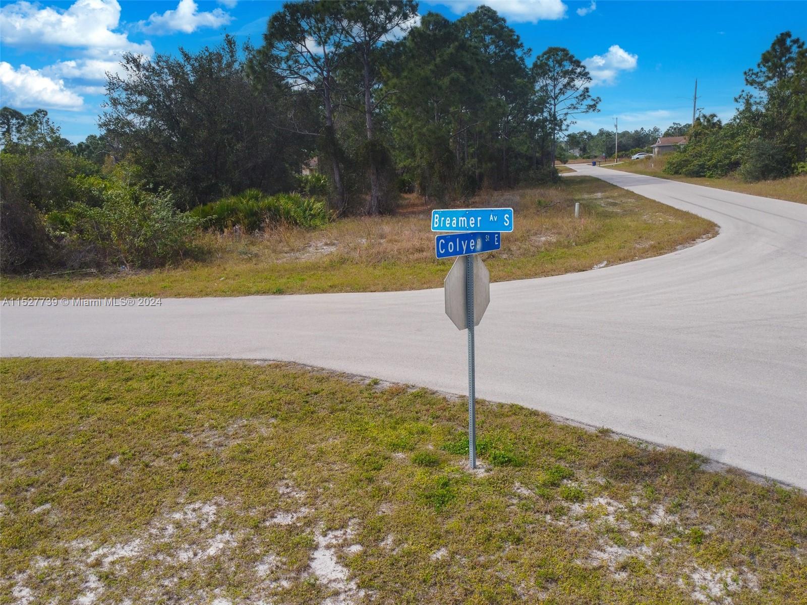 752 Breamer Avenue South Lehigh Acres, FL 33974 - Photo 9 of 10