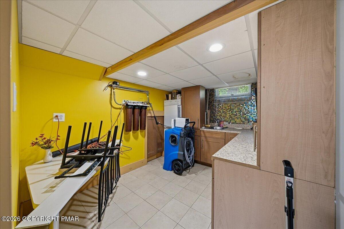 140 Camelback Road Tannersville, PA 18372 - Photo 33 of 44 33-HomeView_Media-140_Camelback_Rd