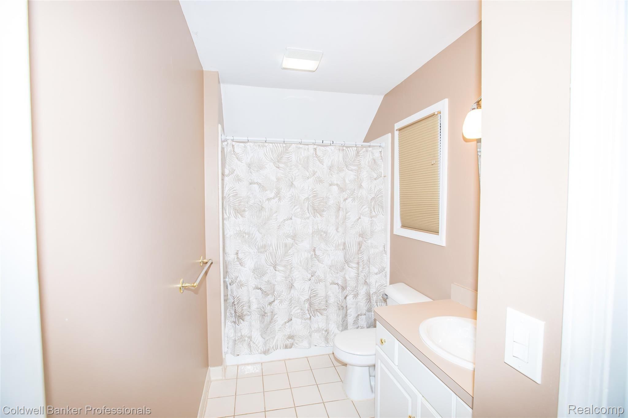 38845 Barth Street Romulus, MI 48174 - Photo 11 of 27 38845BarthRdRomulus,MI-0021.jpg