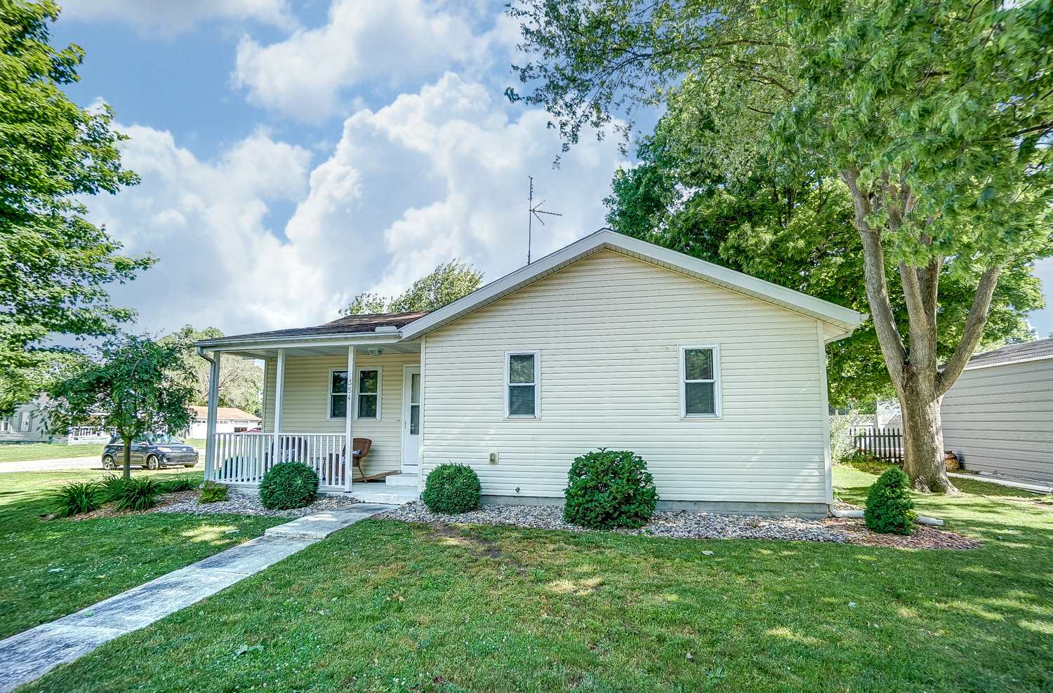 354 Jackson Street Rome City, IN 46784 - Photo 2 of 29