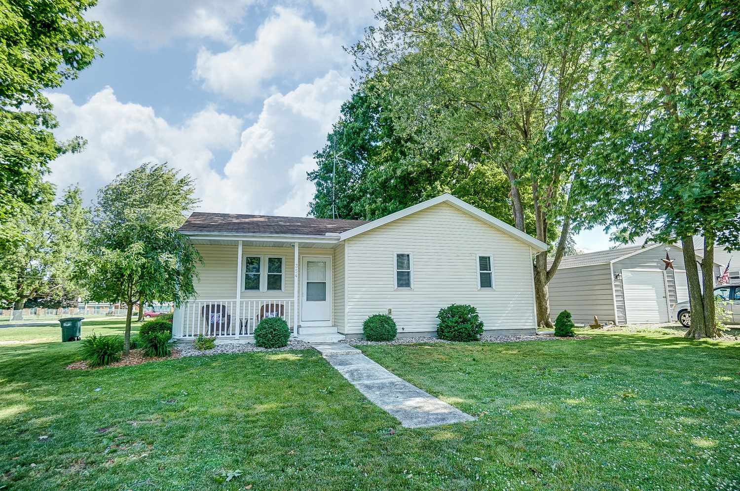 354 Jackson Street Rome City, IN 46784 - Photo 3 of 29
