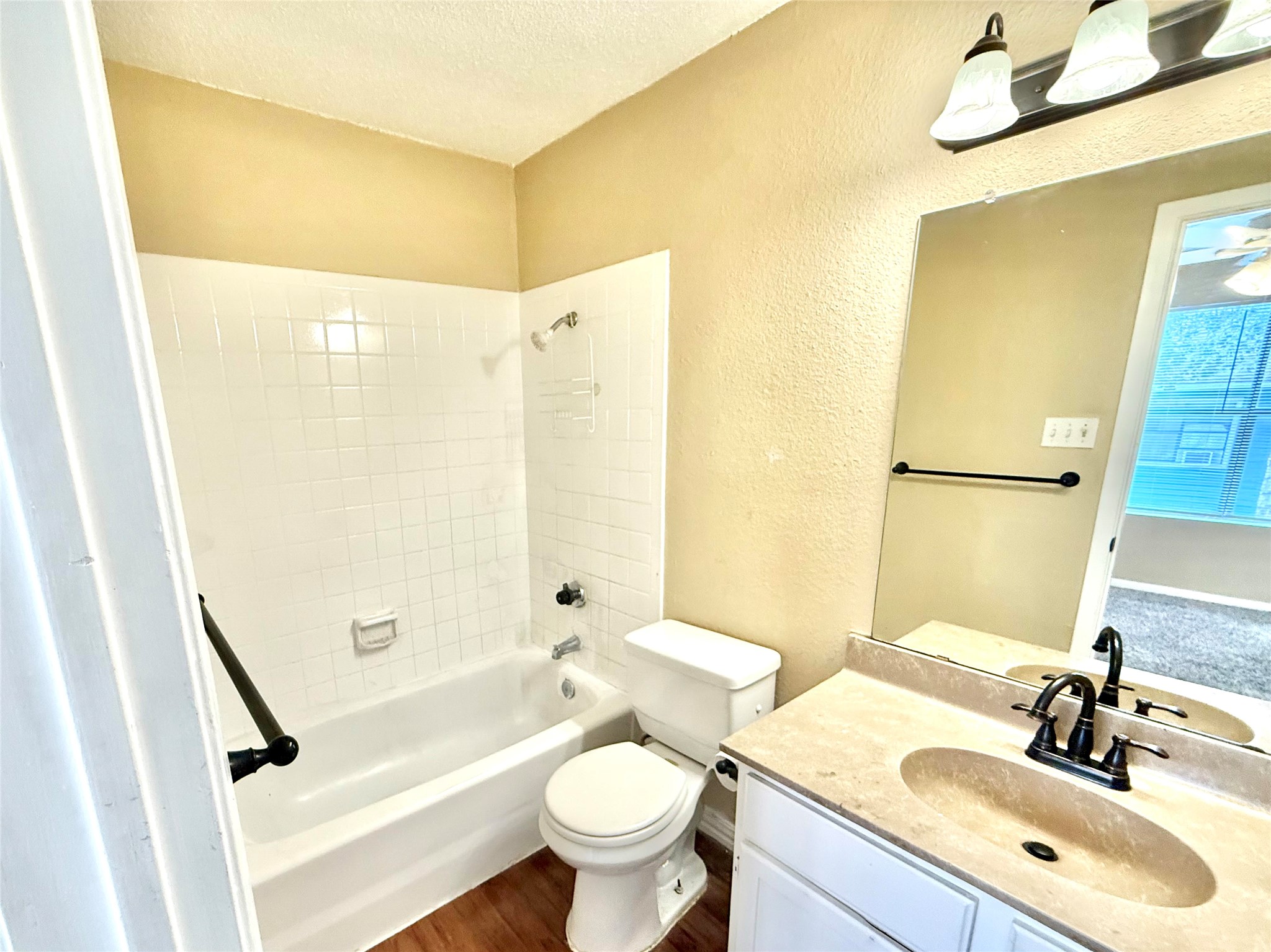 8811 Schick Road, Unit B Austin, TX 78729 - Photo 8 of 11 Gallery Image 8