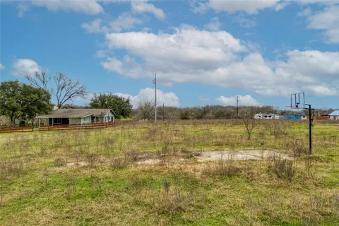 $499,900 | 103 Robin Lane, Luling, TX 78648