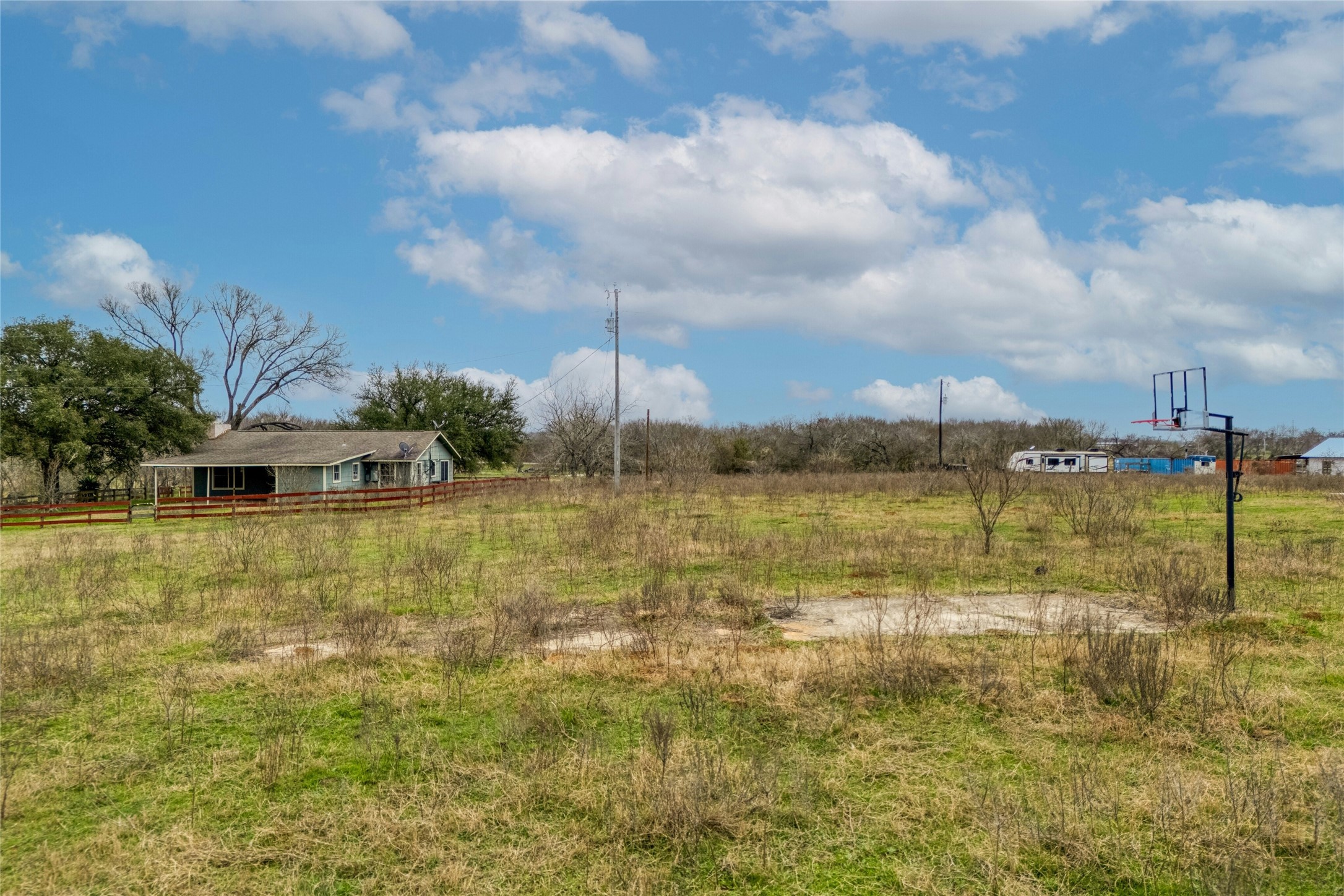 103 Robin Lane Luling, TX 78648 - Photo 33 of 40