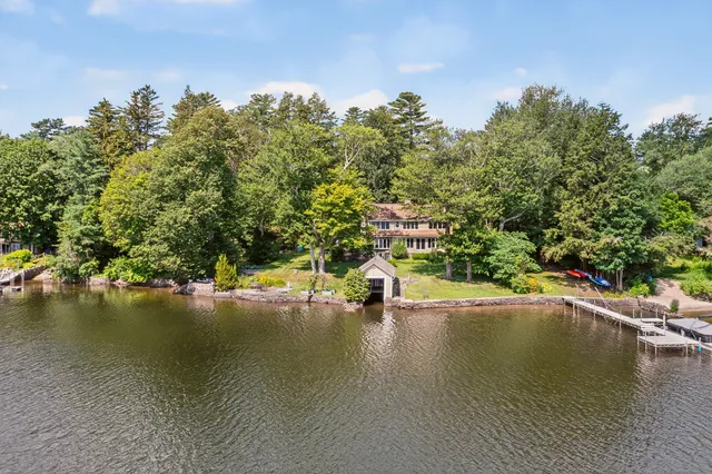 a view of a lake with houses