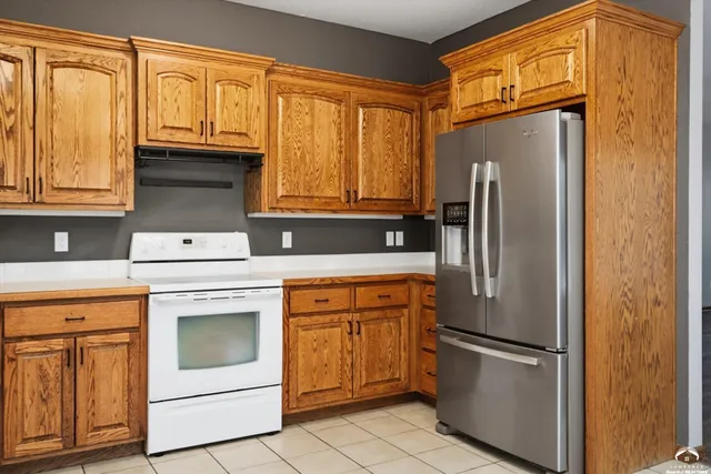 $350,000 | 214 Hillside Drive, Baldwin City, KS 66006