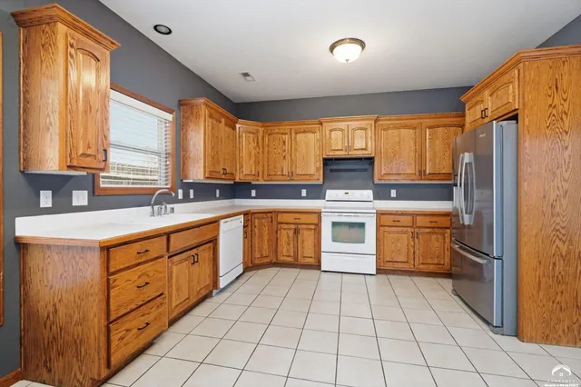 $350,000 | 214 Hillside Drive, Baldwin City, KS 66006