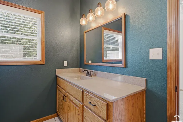 $350,000 | 214 Hillside Drive, Baldwin City, KS 66006