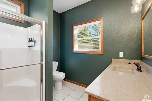 $350,000 | 214 Hillside Drive, Baldwin City, KS 66006