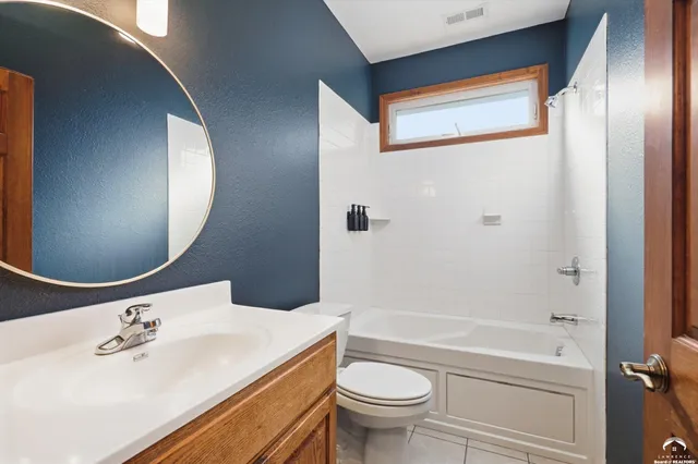 $350,000 | 214 Hillside Drive, Baldwin City, KS 66006