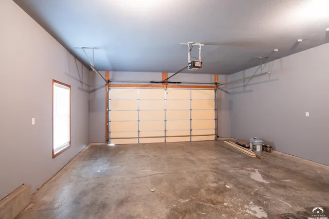 $350,000 | 214 Hillside Drive, Baldwin City, KS 66006