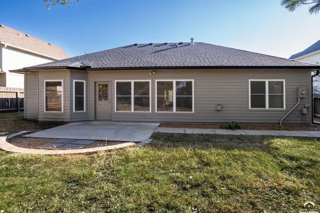 $350,000 | 214 Hillside Drive, Baldwin City, KS 66006