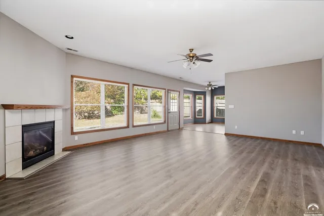 $350,000 | 214 Hillside Drive, Baldwin City, KS 66006