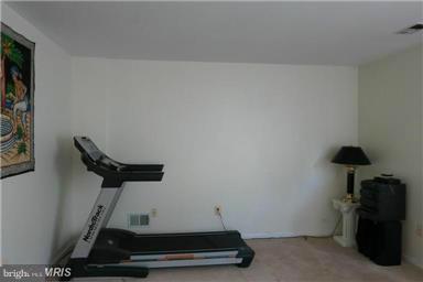 14854 Bolton Road Centreville, VA 20121 - Photo 4 of 22 Family Room