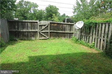 14854 Bolton Road Centreville, VA 20121 - Photo 6 of 22 Back yard