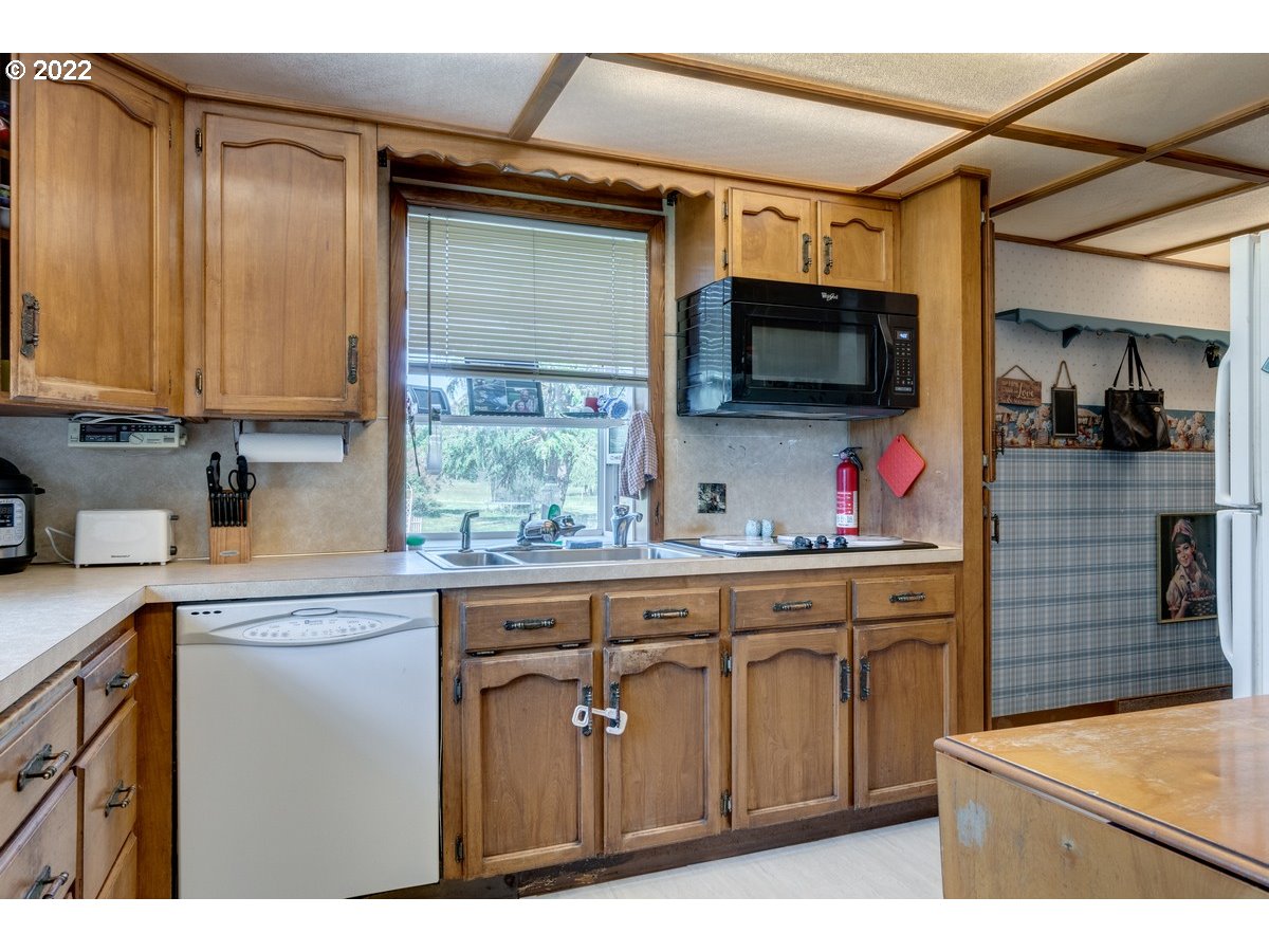 9348 Stayton Road Southeast Aumsville, OR 97325 - Photo 8 of 32 Gallery Image 8
