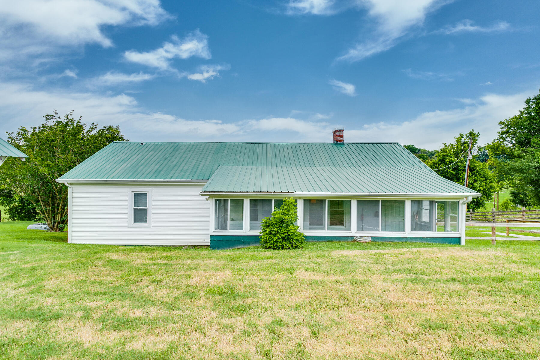 609 Dunlap Road Kingsport, TN 37663 - Photo 32 of 37 032