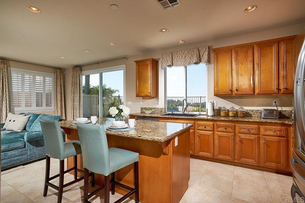 1226 Mariposa Road Carlsbad, CA 92011 - Photo 11 of 33