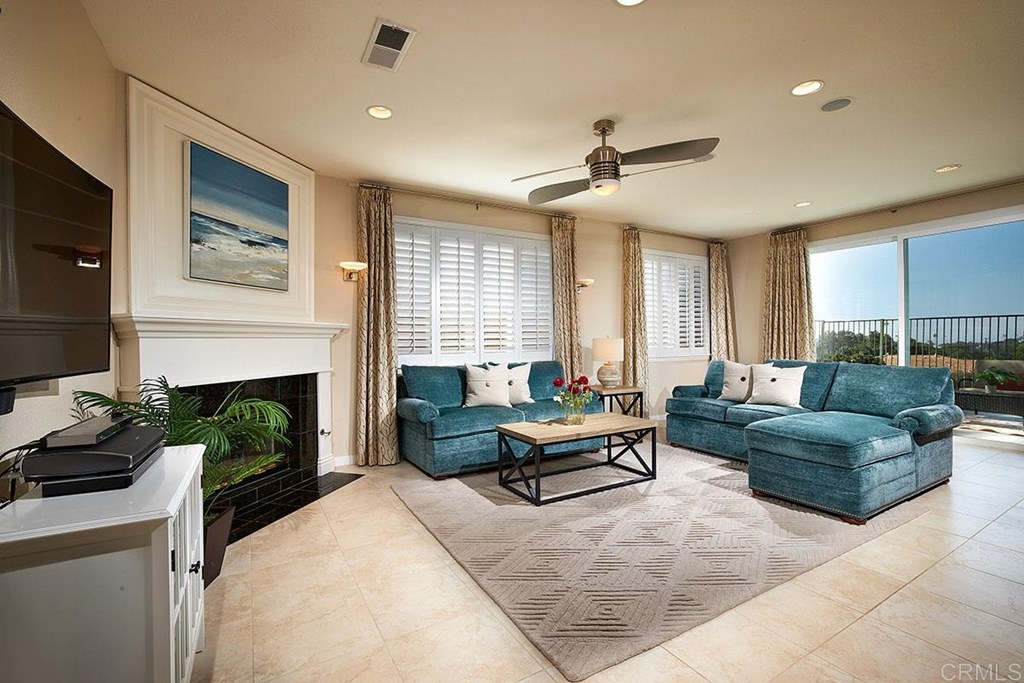 1226 Mariposa Road Carlsbad, CA 92011 - Photo 13 of 33