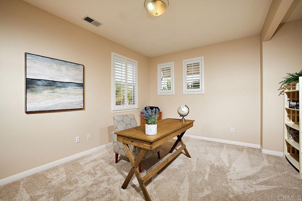 1226 Mariposa Road Carlsbad, CA 92011 - Photo 17 of 33