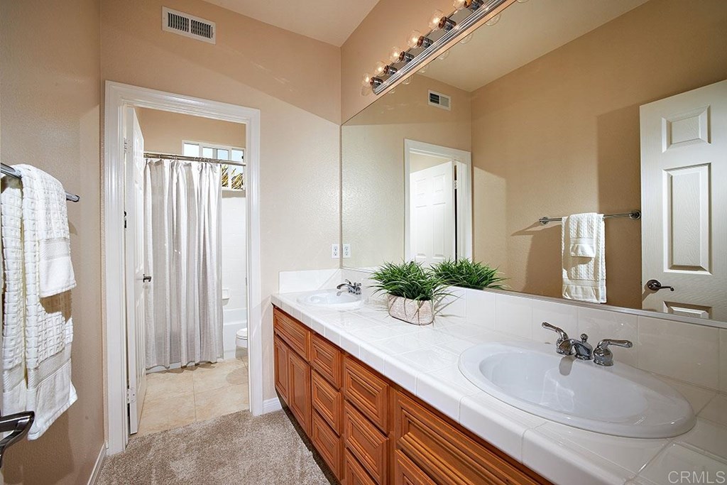 1226 Mariposa Road Carlsbad, CA 92011 - Photo 19 of 33