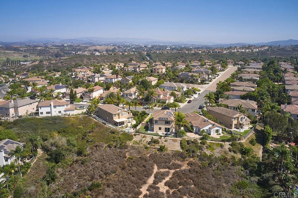 1226 Mariposa Road Carlsbad, CA 92011 - Photo 27 of 33