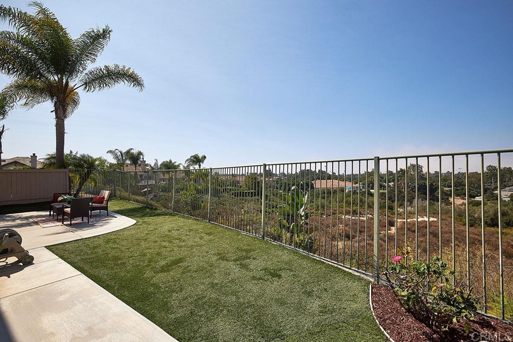 1226 Mariposa Road Carlsbad, CA 92011 - Photo 30 of 33