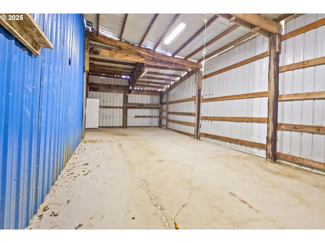 $999,999 | 5655 Violet Drive, Sheridan, OR 97378