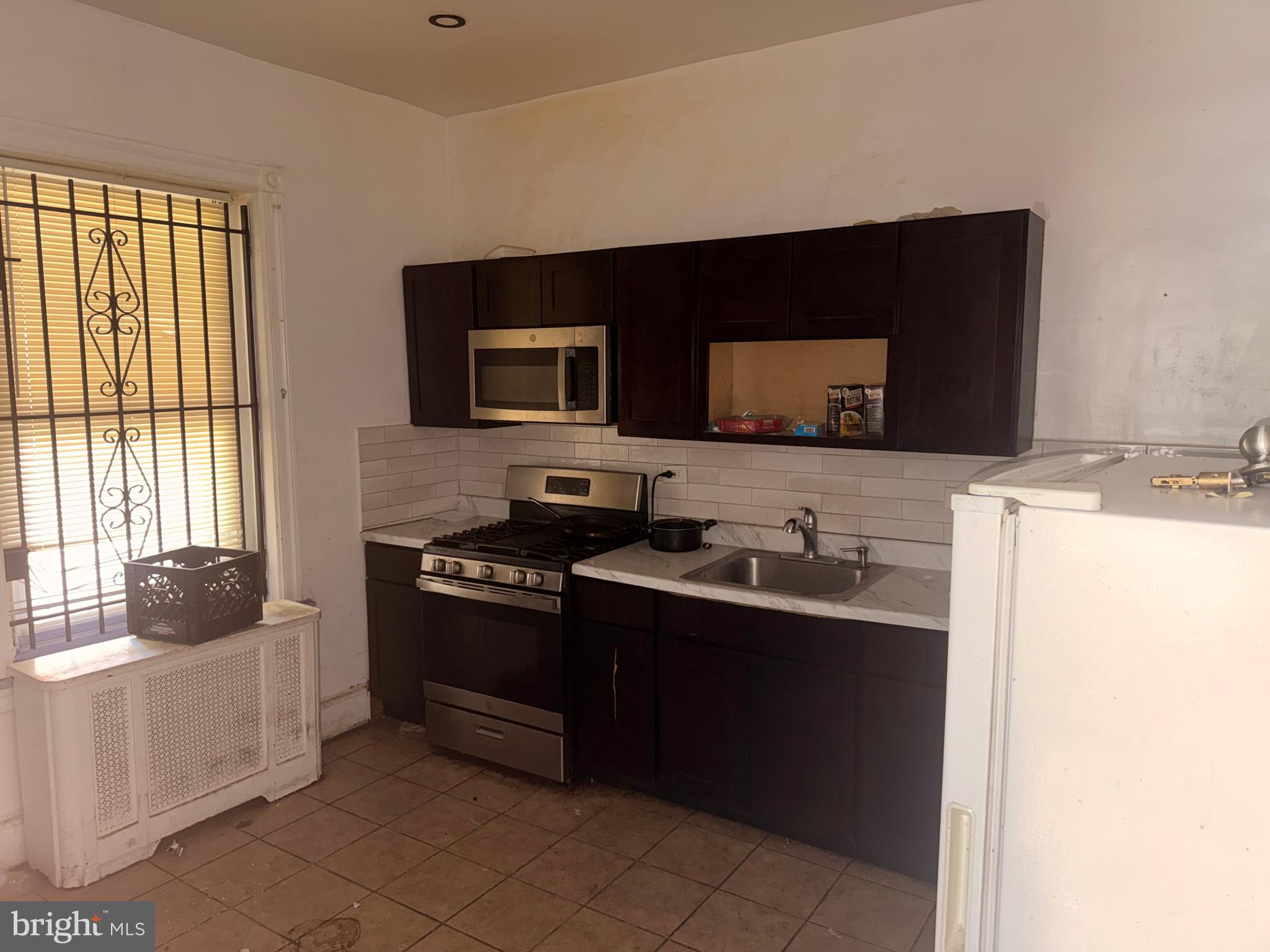 1221 Wagner Avenue Philadelphia, PA 19141 - Photo 9 of 14