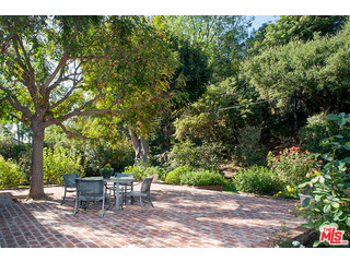 369 Homewood Road Los Angeles, CA 90049 - Photo 8 of 10