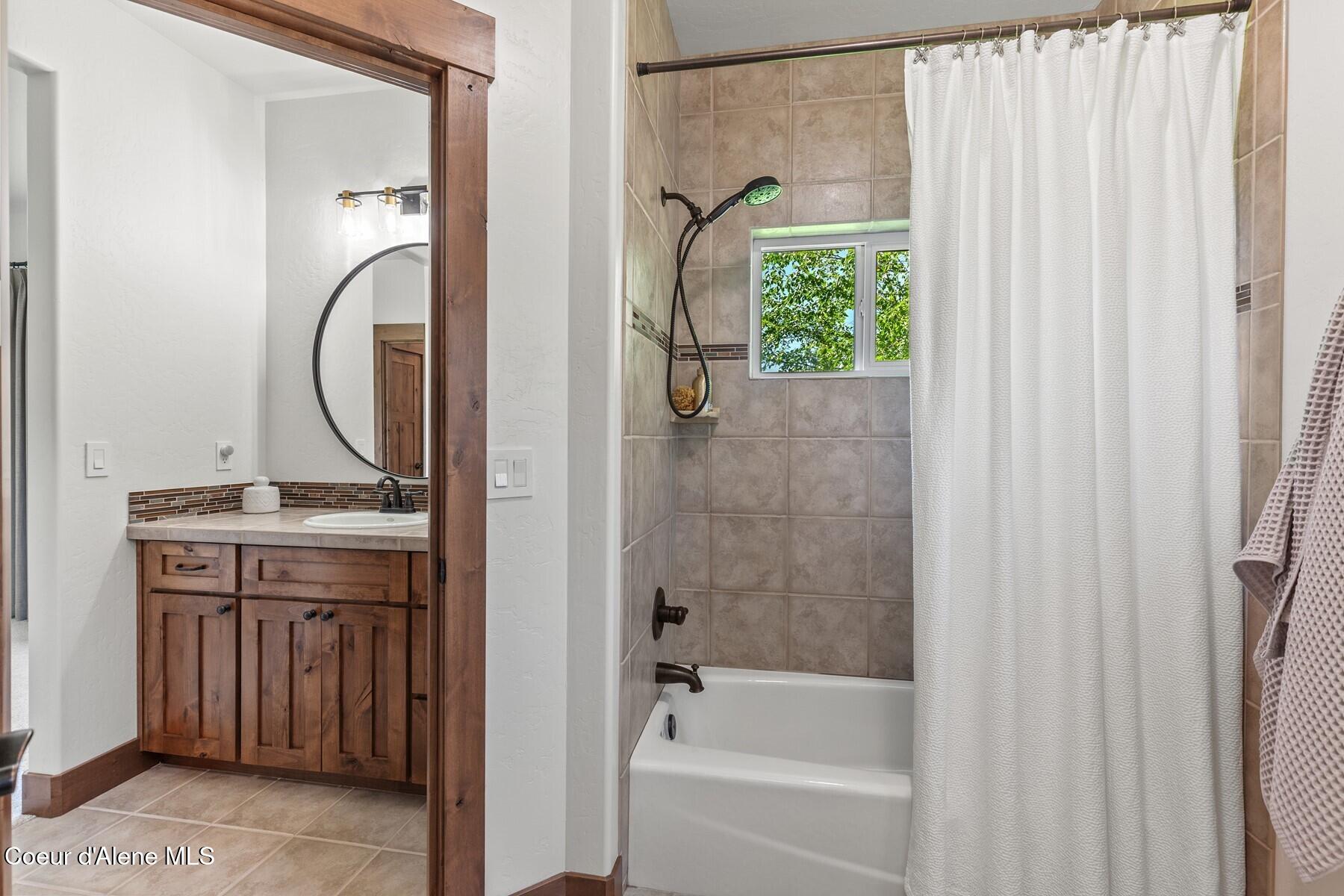 3674 East Basin Falls Road Hayden, ID 83835 - Photo 36 of 70 Guest Bath with Tub-Shower